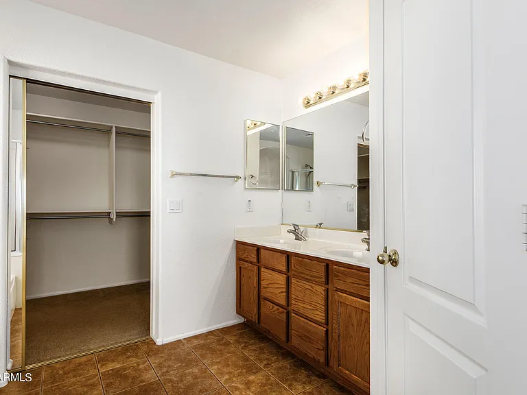4629 E Augusta Ave — Photo 32