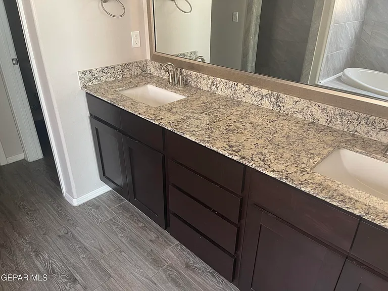 13136 Celtic Dr — Photo 7