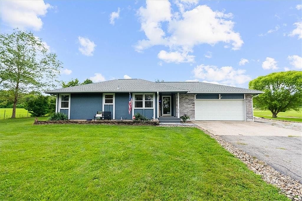 1810 N Prairie Ln, Raymore, MO 64083 Zillow