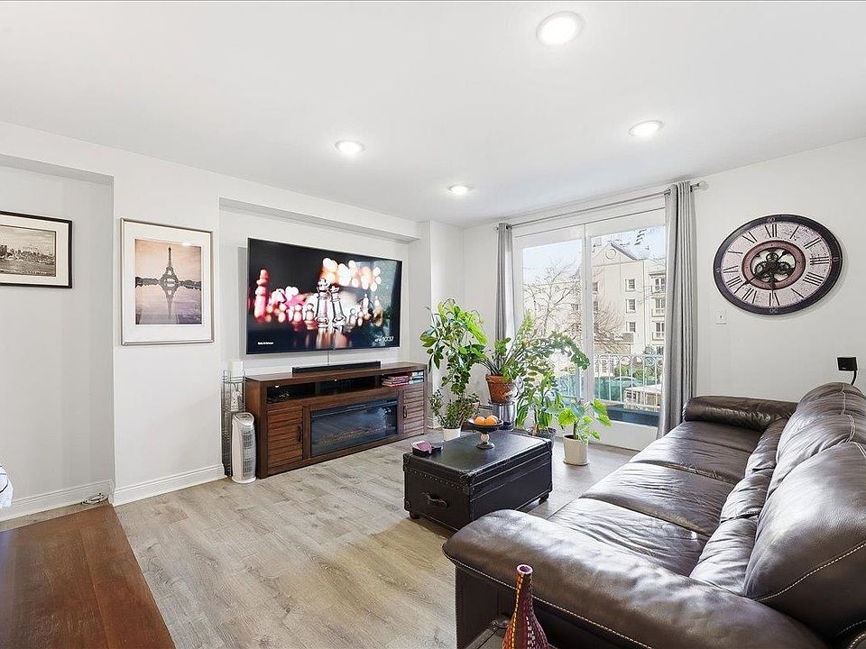 1st image of 101 Shearwater Ct E APT 28