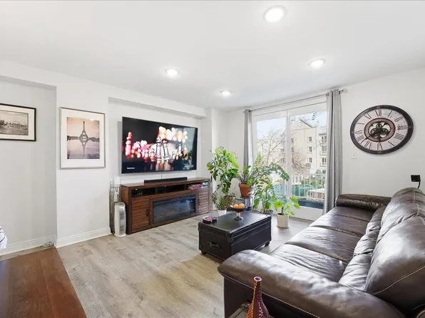 101 Shearwater Ct East image 1 of 46