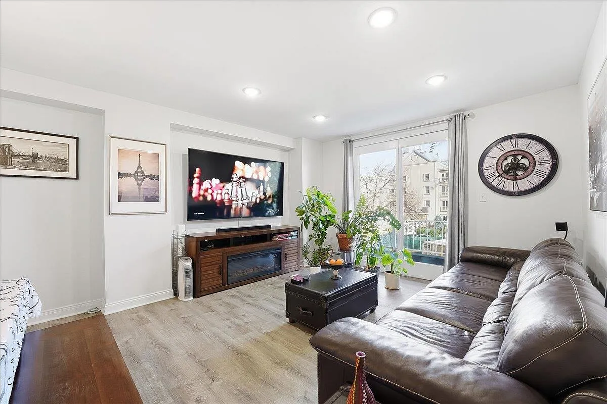 101 Shearwater Ct E APT 28 photo 1