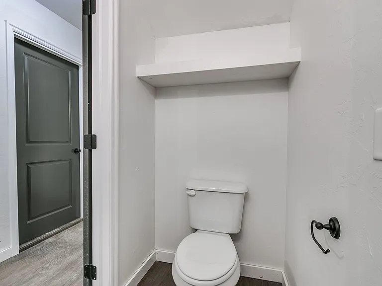 321 Mooring Dr — Photo 6