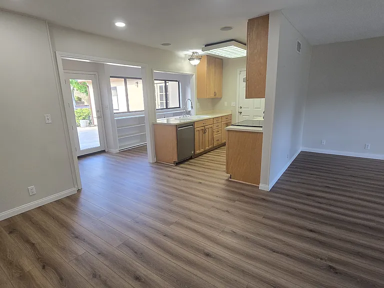 3105 Lodgewood St — Photo 104