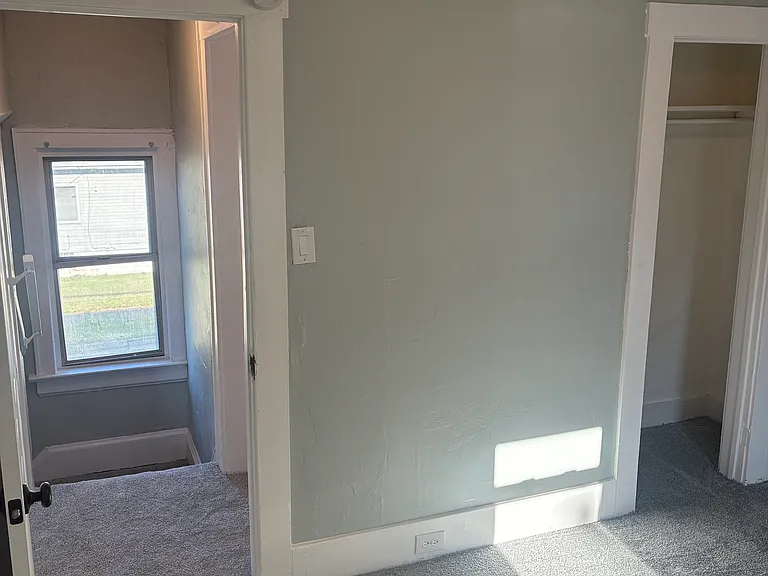 1086 Joy Ave — Photo 24