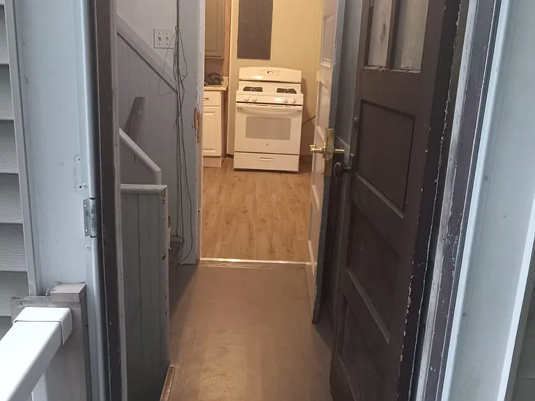 22 Pawling Ave #1 — Photo 2
