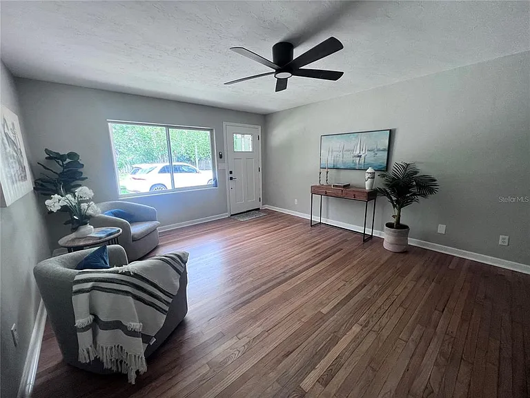 3857 W University Ave — Photo 13