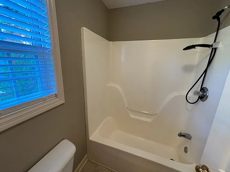 1338 Virginia St — Photo 15