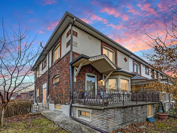 358 Roxton Rd, Toronto, ON M6G 3R2