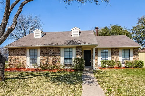 454 Kenya St Photo 1
