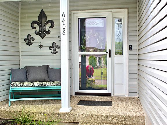 3rd image of 6408 Stableview Pl