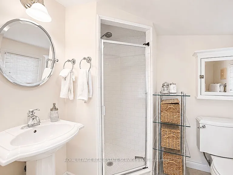 124 Chisholm St — Photo 25