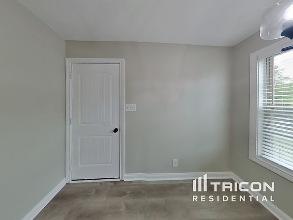 5th image of 2484 Andersonville Dr