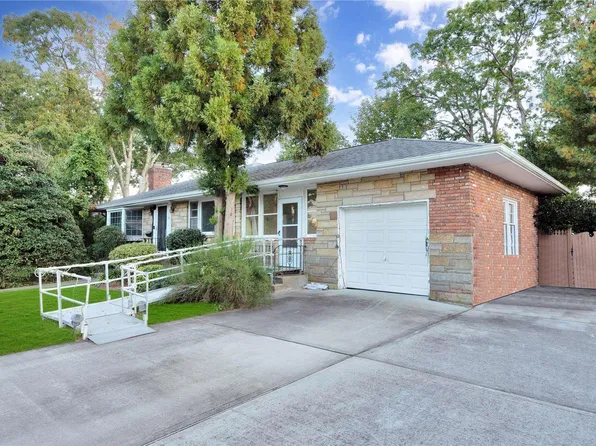 10 Maple Avenue, Farmingdale, NY 11735