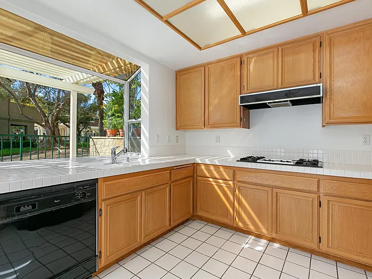 132 Matisse Cir — Photo 16