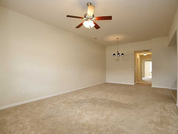 3rd image of 3040 Gardenia Dr