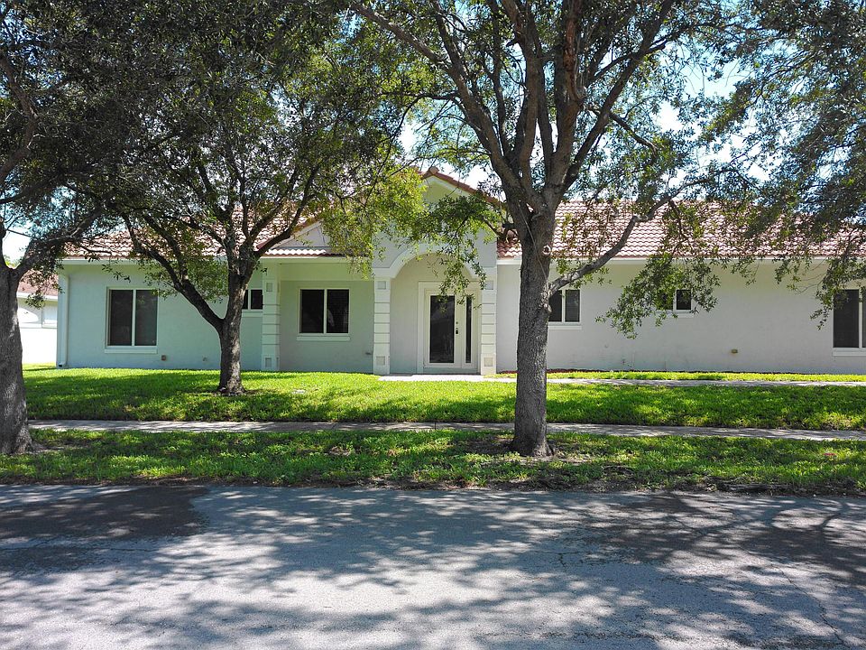 1st image of 911 NE 12th Avenue