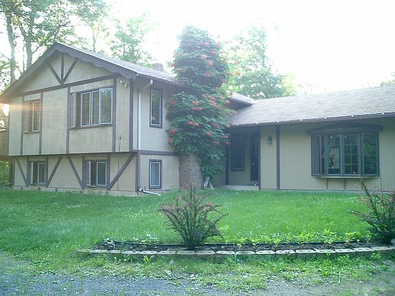 Beautifully maintained for its originality, plus new updates throughout