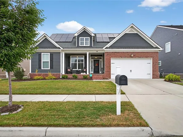 102 Chalmers Dr, Suffolk, VA 23434