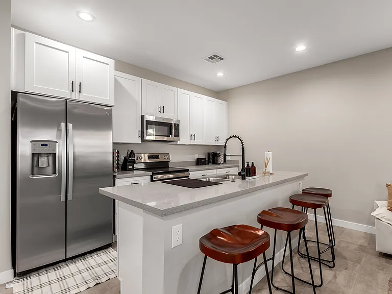 1908 W Lawrence Rd #2 — Photo 7