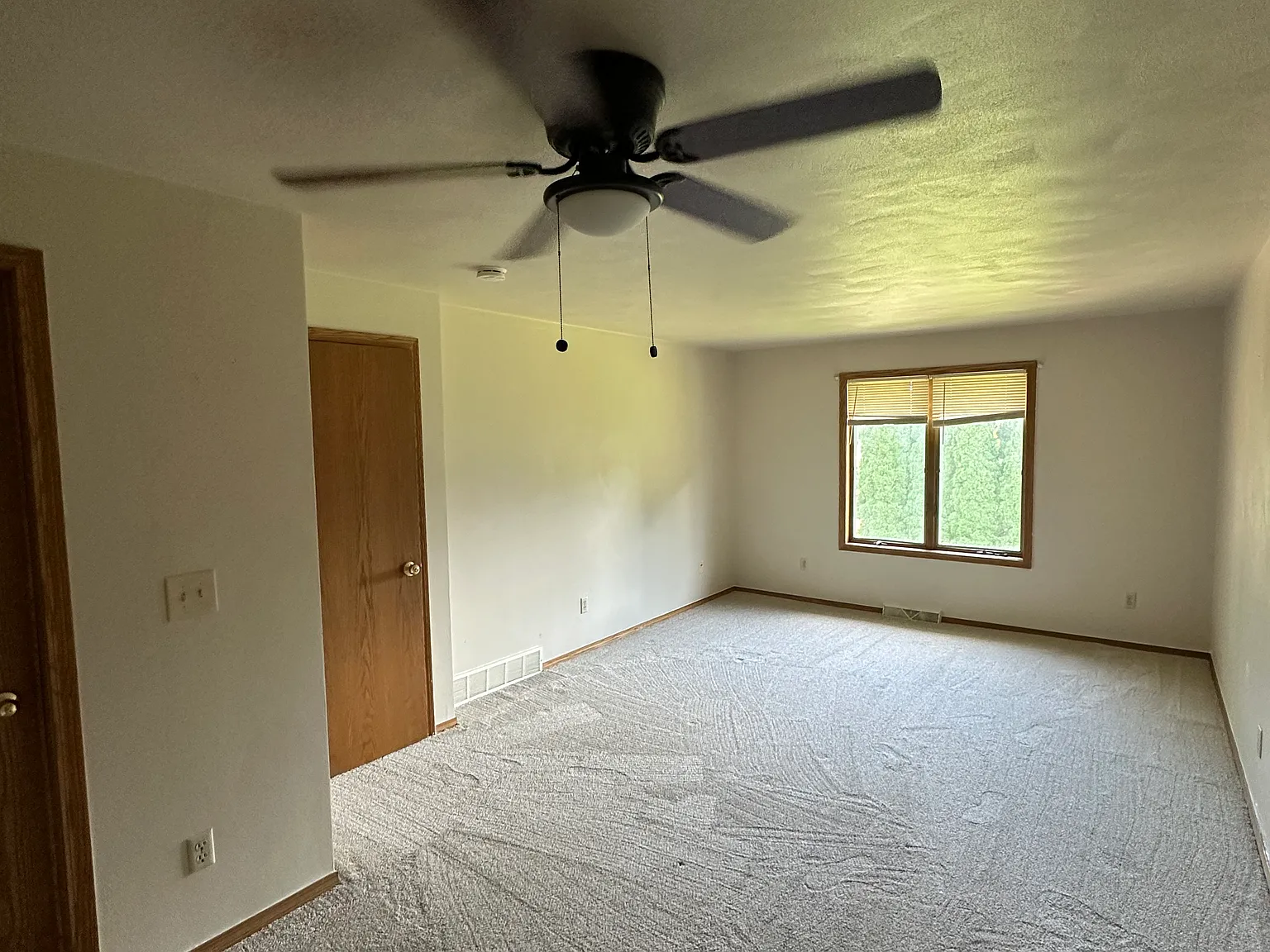 3 bed, $2,000 — Photo 4