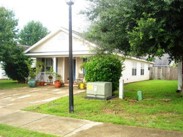 1st image of 305 Belle Chase Ct N
