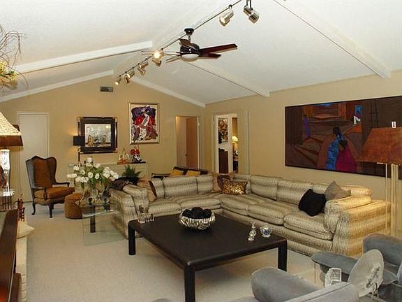 2nd image of 3850 Peter Pan Dr