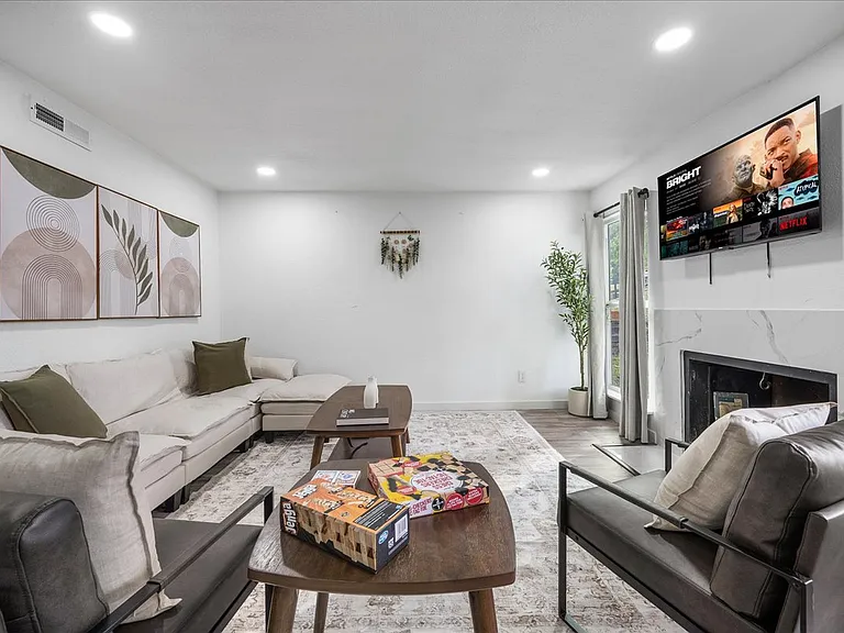 6413 Chimney Creek Cir — Photo 18