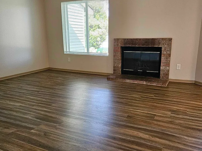 The Lexington Apartments — Photo 6