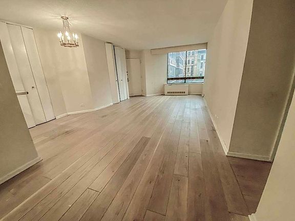2nd image of 225 W 83rd St APT 4Z