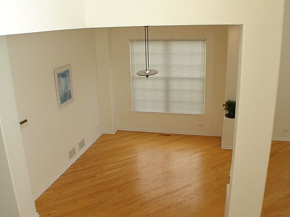 3rd image of 1076 Cheswick Dr