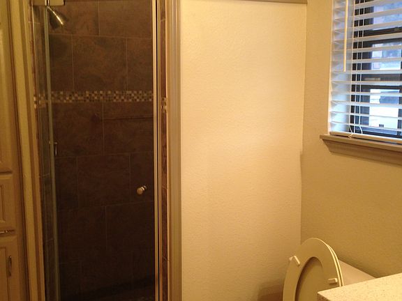 5th image of 809 Shady Creek Ct