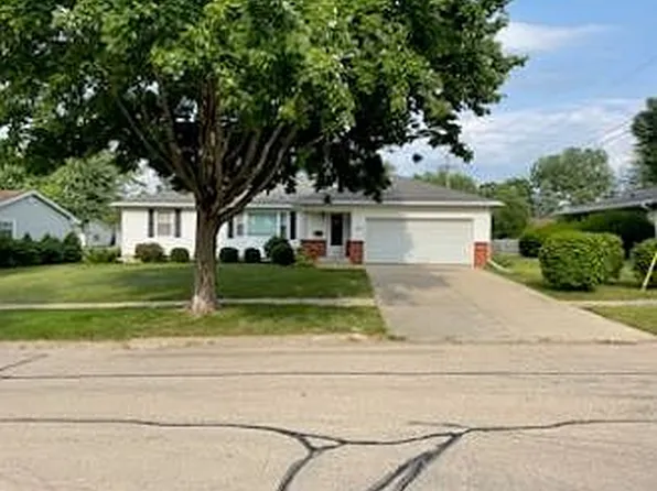 33 N Westwood Ave, Freeport, IL 61032