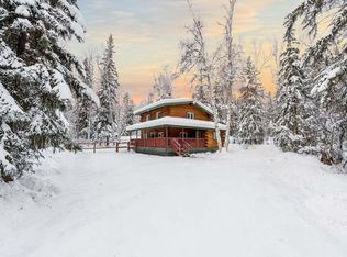 1135 Chickadee Loop, Fairbanks, AK 99712