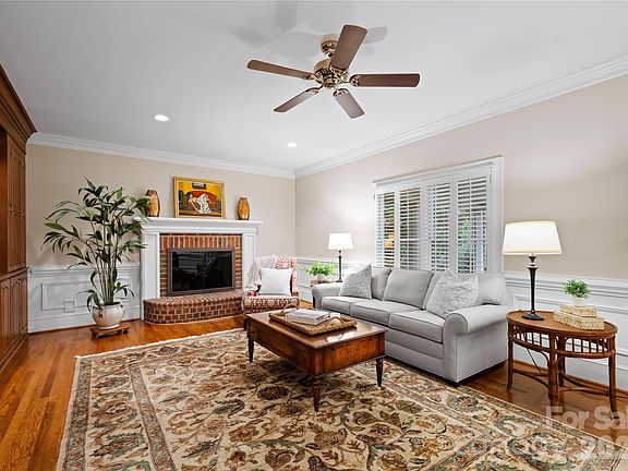 5th image of 4026 Sharon View Rd