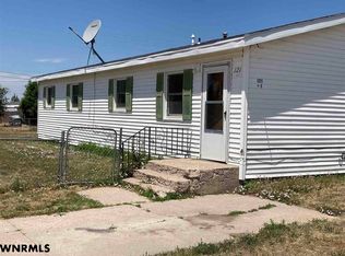 121 Elm Creek St, Kimball, NE 69145
