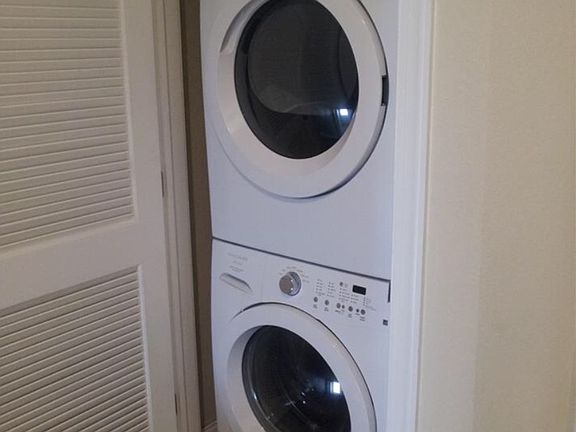 Full-size Washer & Dryer