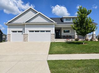 1727 Roebling Rd, Adel, IA 50003