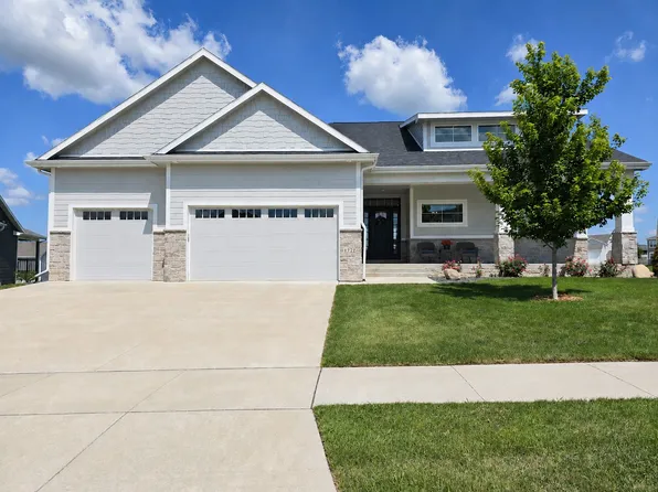 1727 Roebling Rd, Adel, IA 50003
