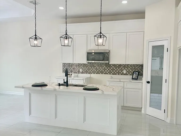 718 Ava Dr — Photo 7
