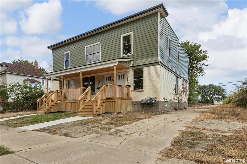 2 bed, 1.5 bath, 888 sqft, $1,600 — Photo 3