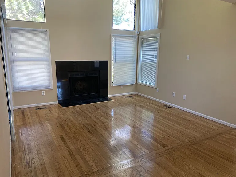 4120 Autumn Heights Dr #F — Photo 2