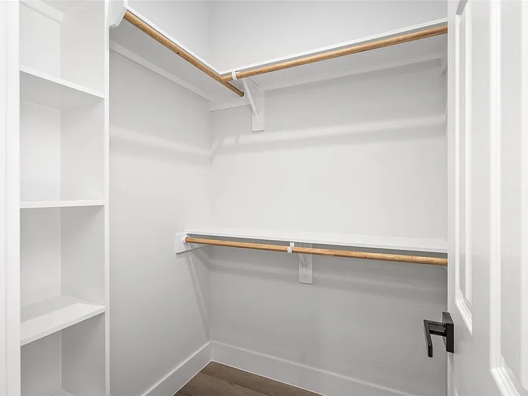 8056 Meadowbrook Dr — Photo 23