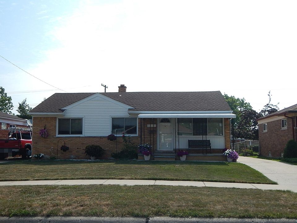 1st image of 25644 Collingwood St