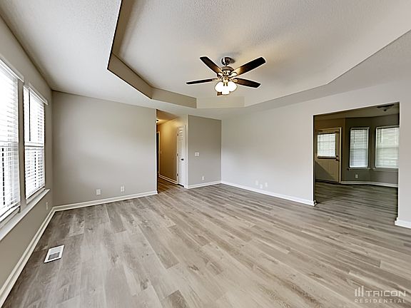 3rd image of 2905 Meadowhill Dr