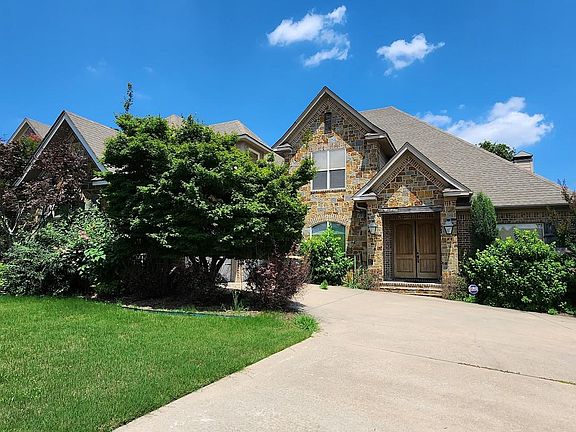 3rd image of 159 Blackburn Dr