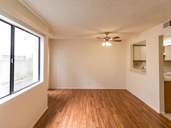 2nd image of 513 Griswold St #5