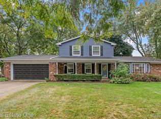 4203 Sugar Grove Ct, Troy, MI