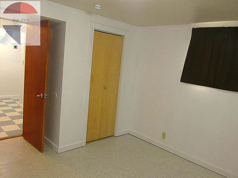 917 S Washington St — Photo 15