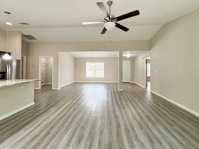 9892 SW 189th Cir — Photo 13